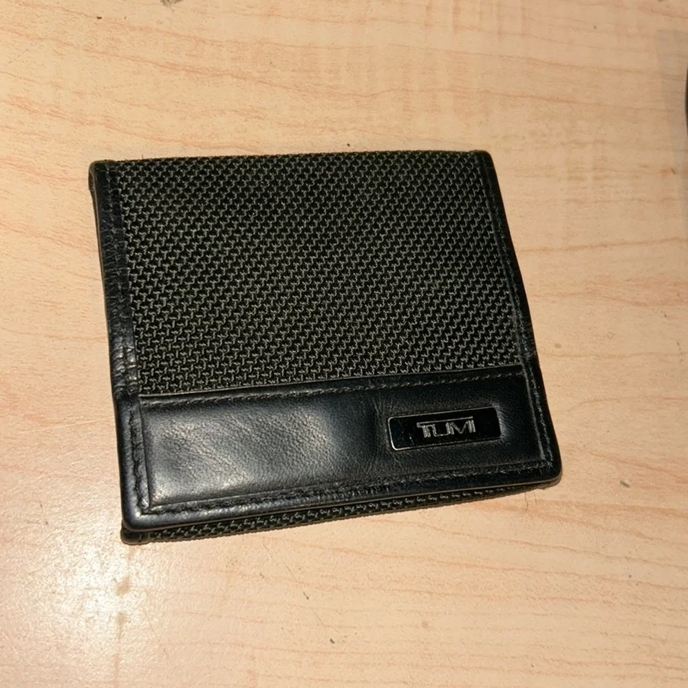Tumi black textured coin purse‎ wallet